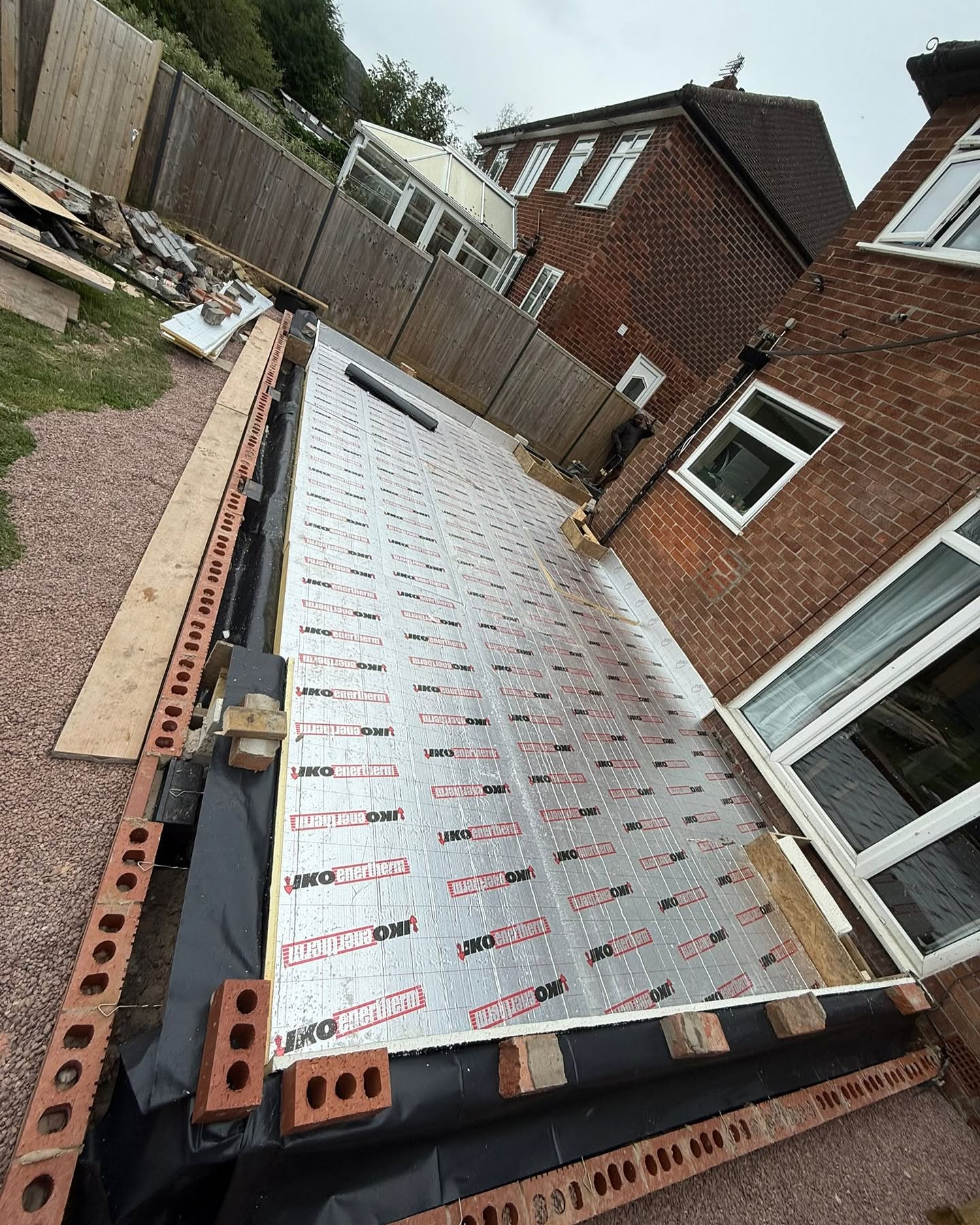 Beam-and-block ground floor with cavity wall starter detail